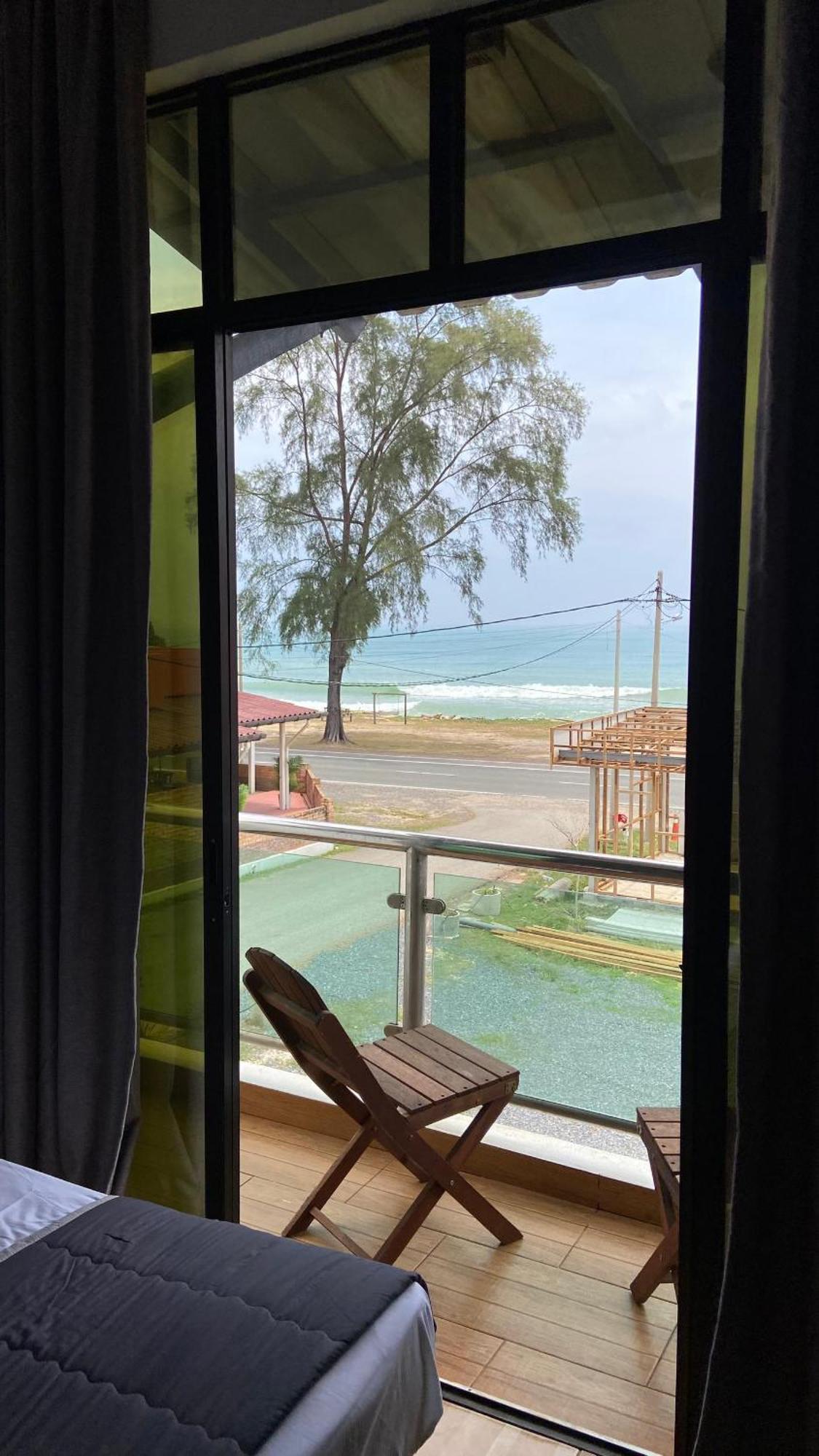 Eleven25 Roomstay Dungun Bagian luar foto