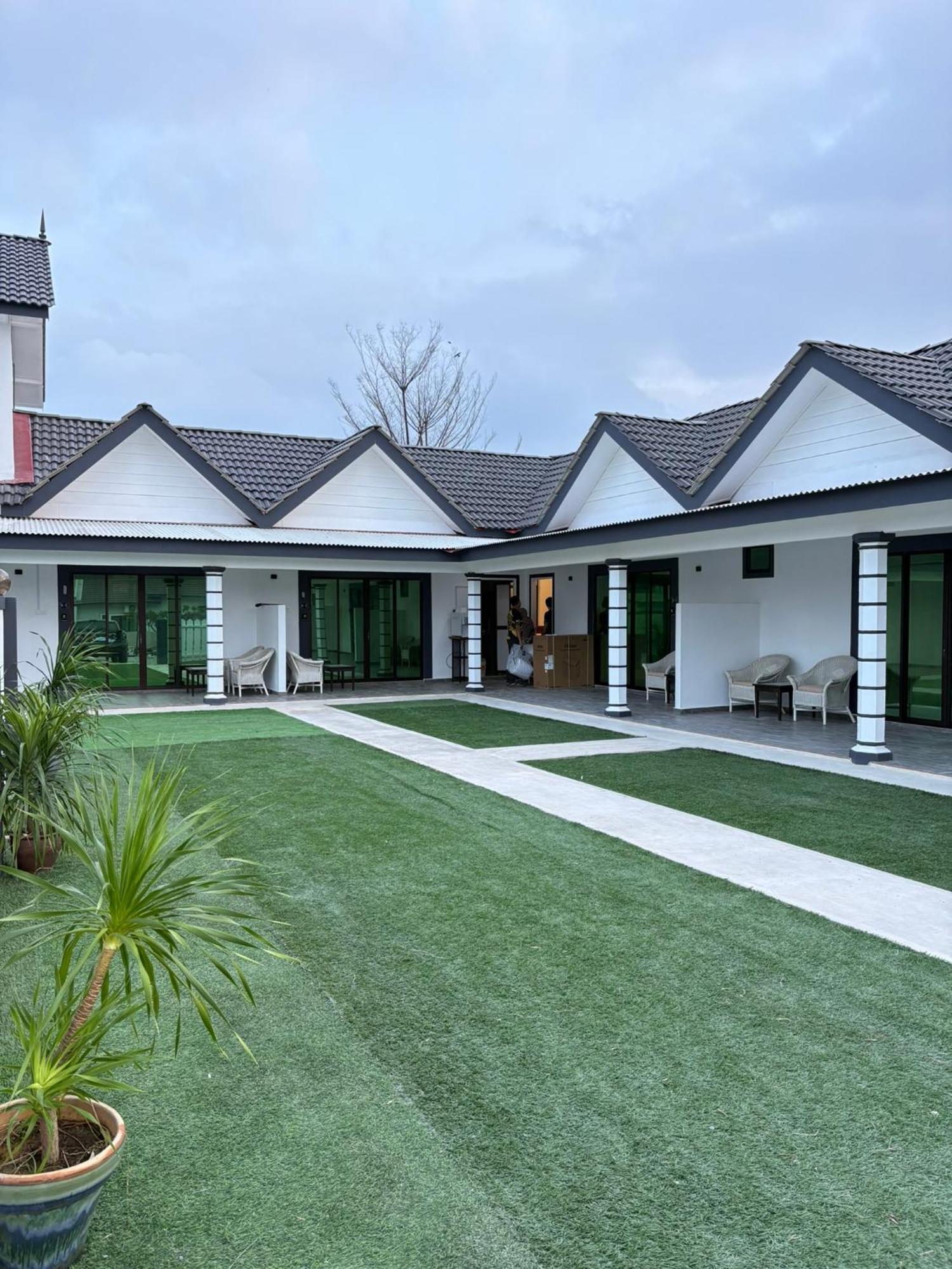 Eleven25 Roomstay Dungun Bagian luar foto