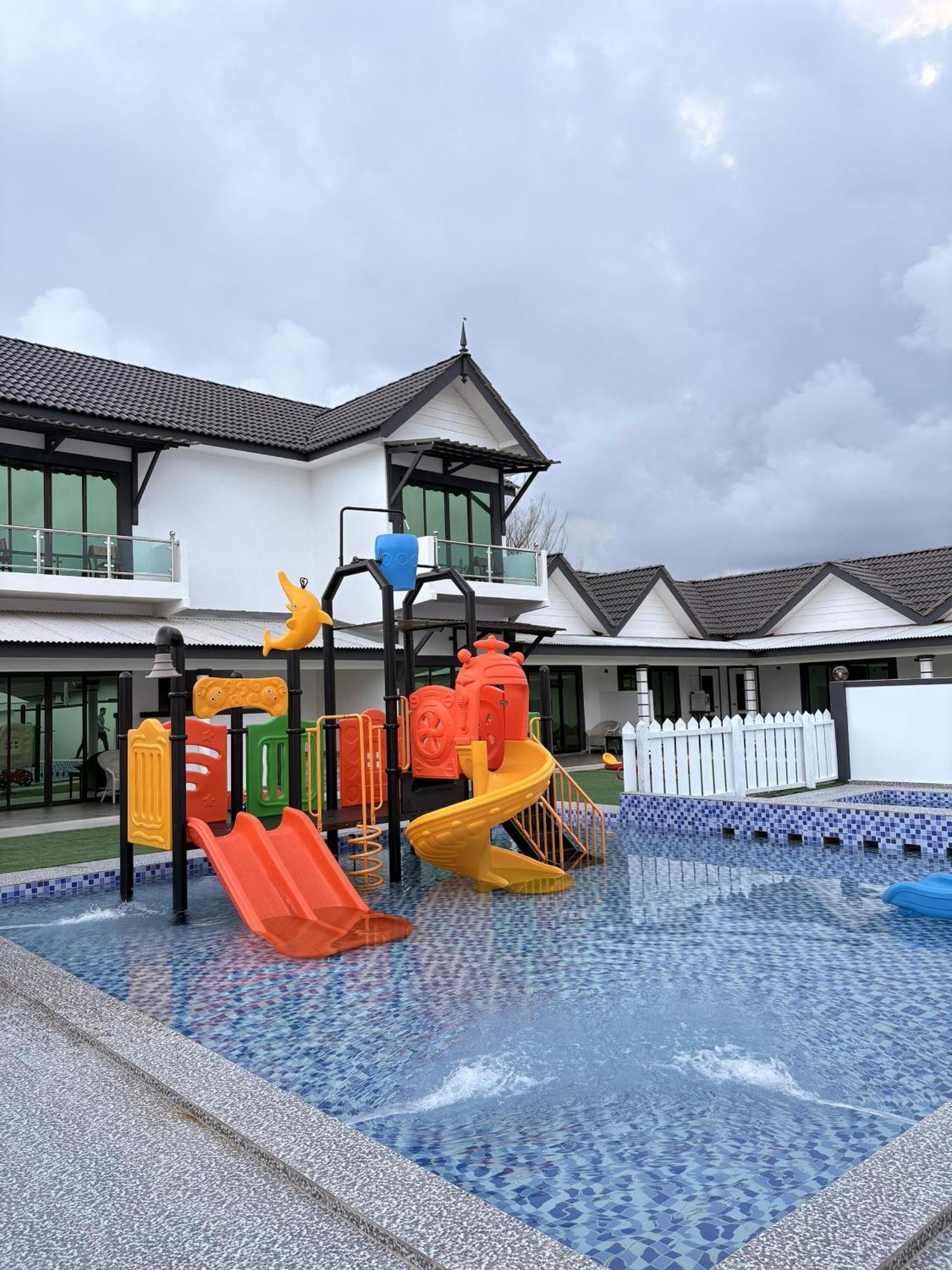 Eleven25 Roomstay Dungun Bagian luar foto